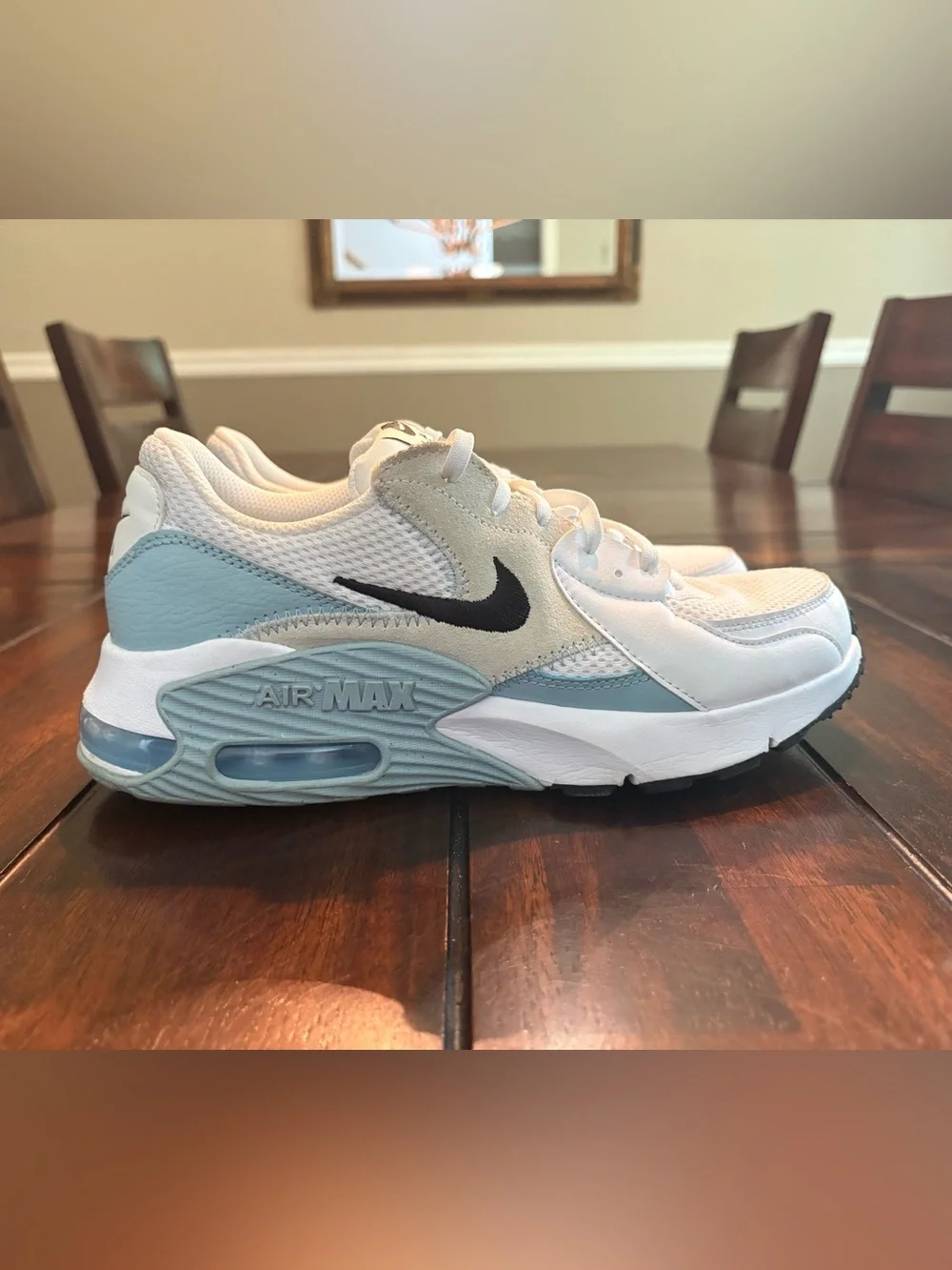 Nike Air Max Low-Top Sneakers in Light Blue, White & Black, Women’s size 9